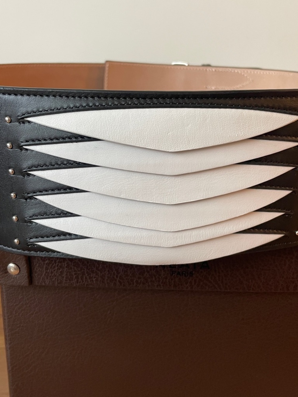 Alaia Black and Cream Leather Double-Buckle Wide Waist Belt - Picture 3 of 9
